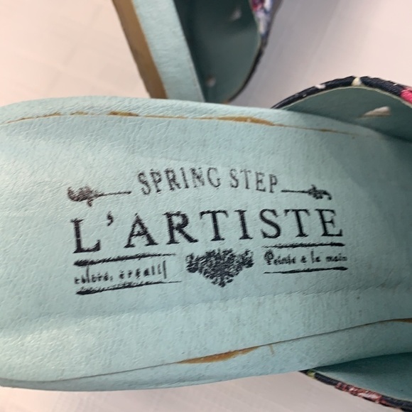 L'Artiste Tapestry Leather Ankle Strap Sandal - Picture 6 of 8